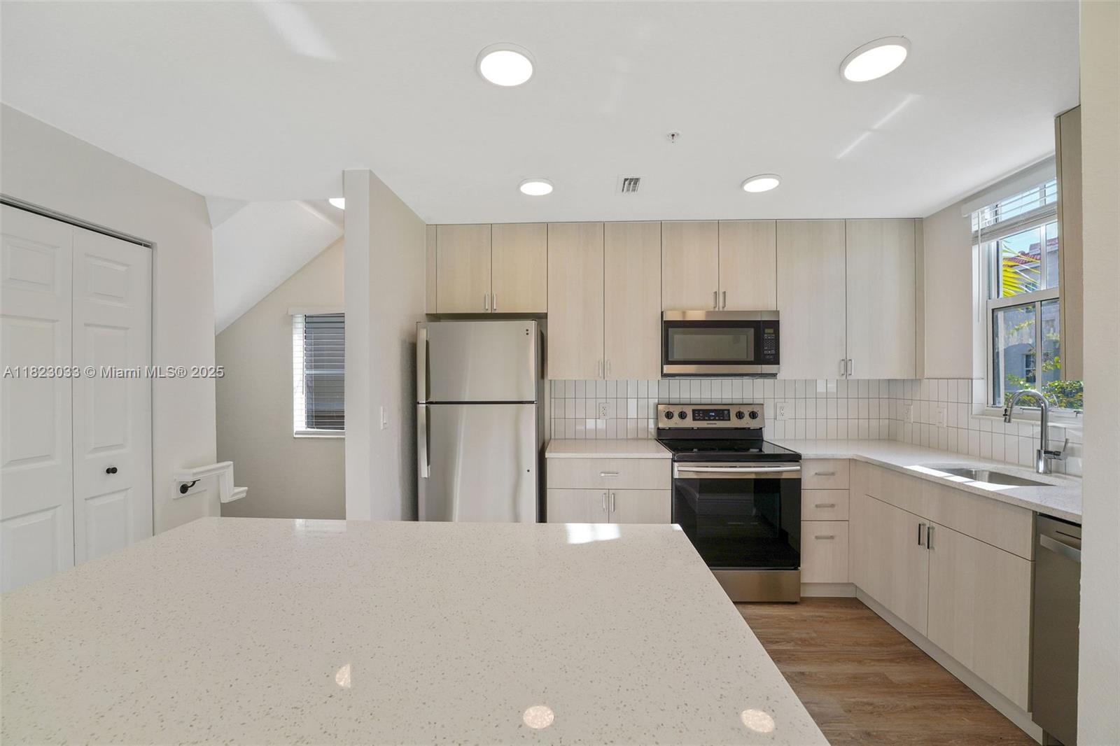 Property photo # 4