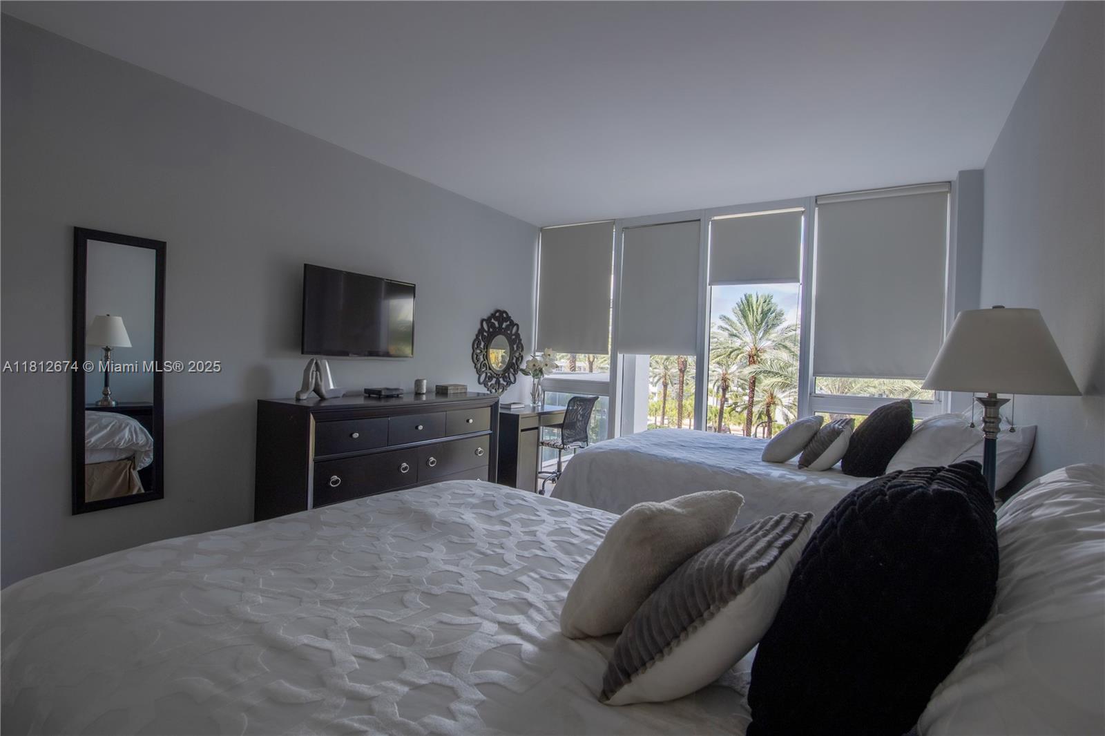 10275 Collins Ave #330, Bal Harbour, Florida image 36