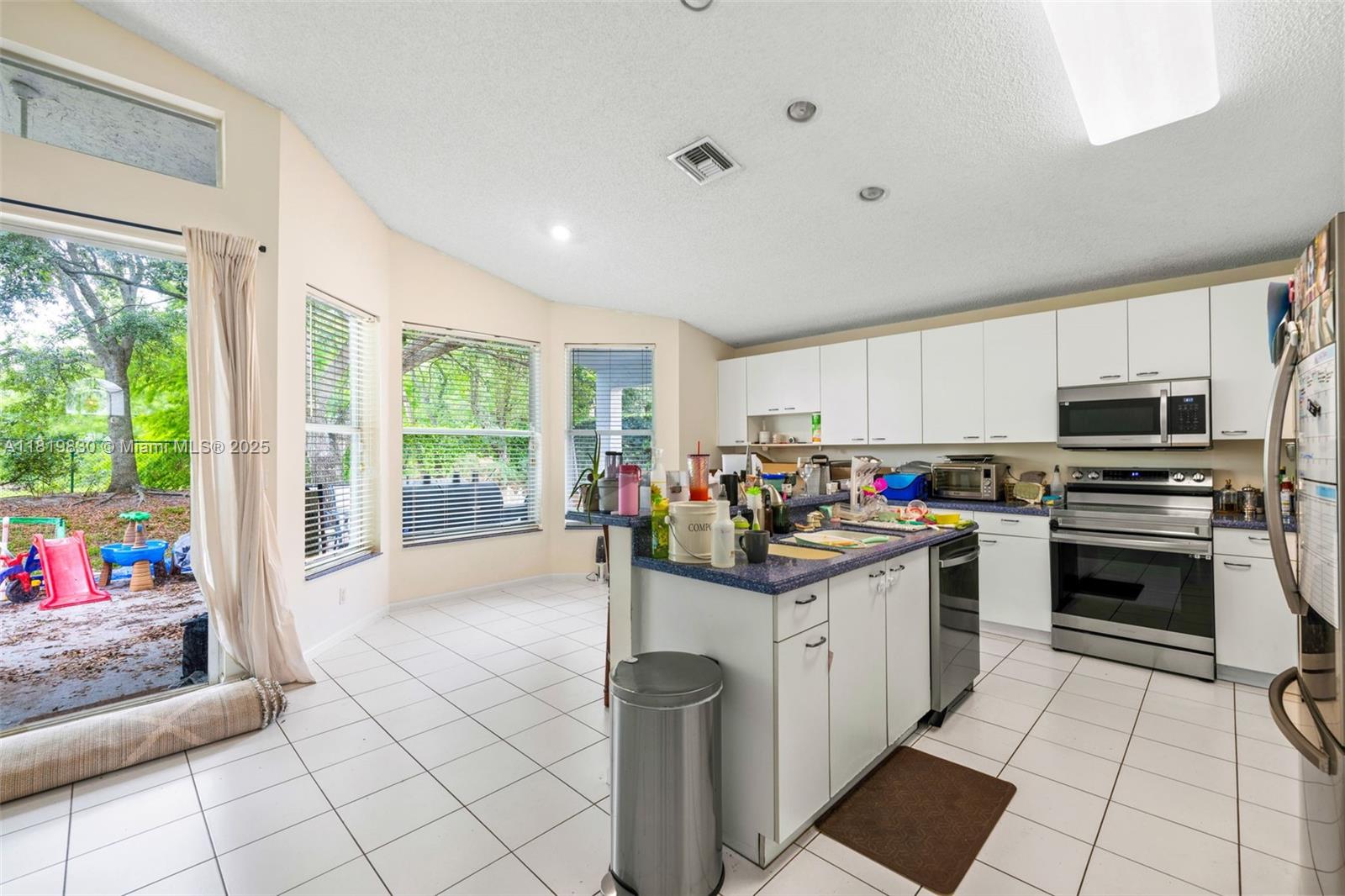 Residential, Lake Worth, Florida image 16