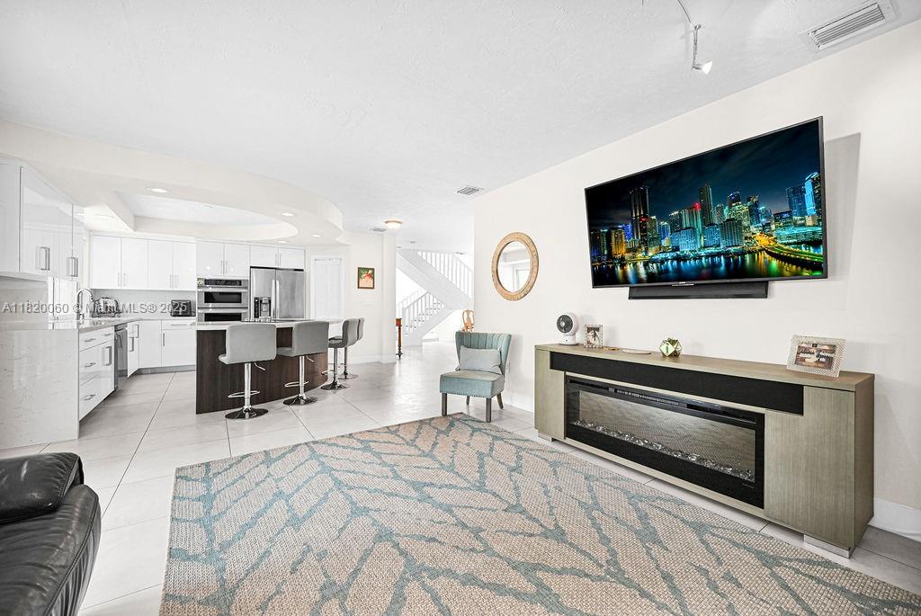 16725 NW 84th Ct, Miami Lakes, Florida image 17
