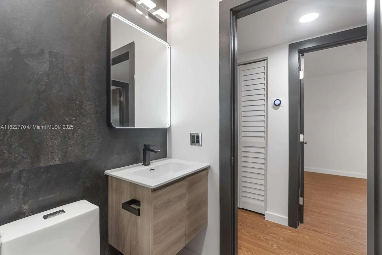 1428 NE 153rd Ter, North Miami Beach, Florida image 18