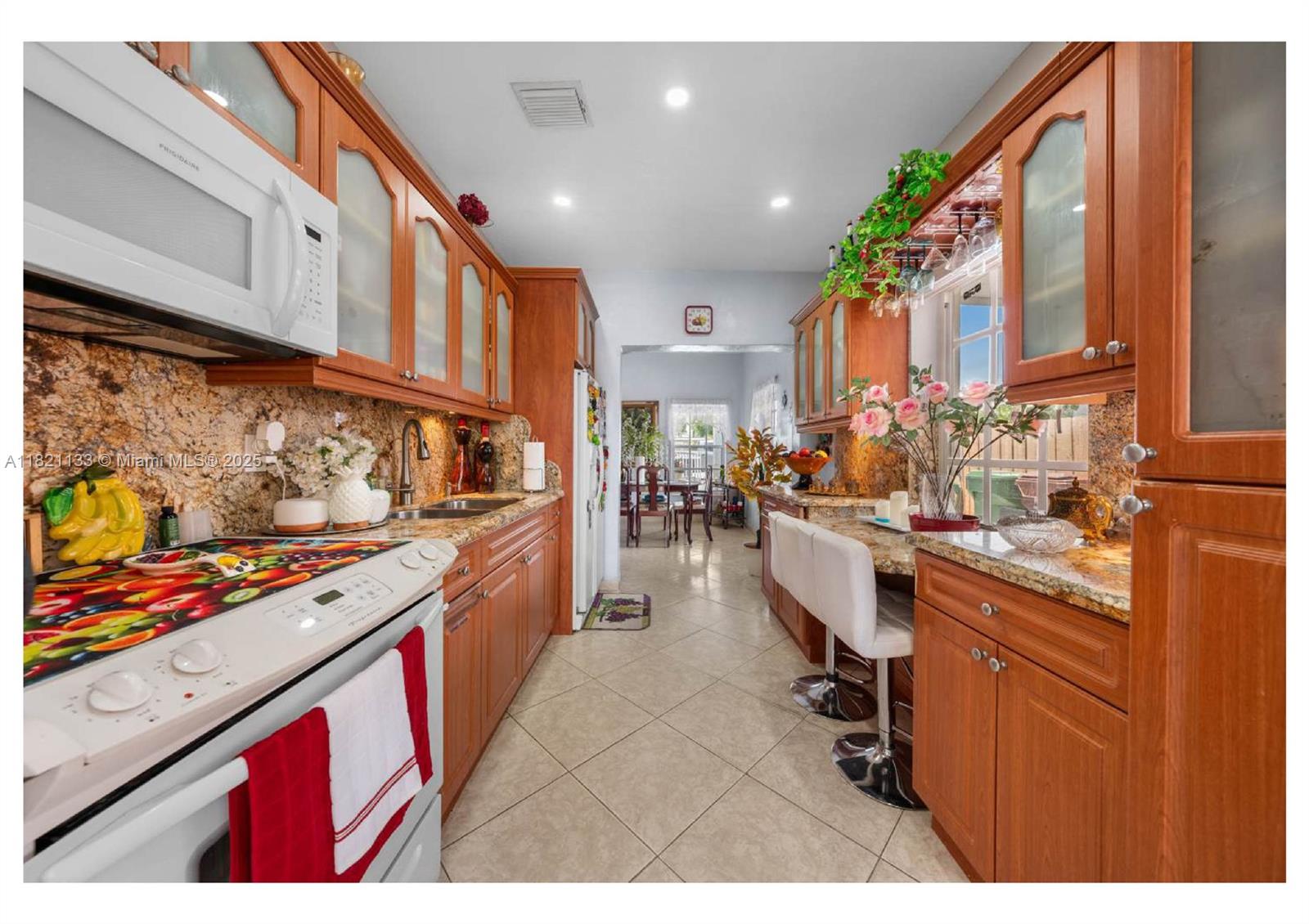611 E 48th St, Hialeah, Florida image 10
