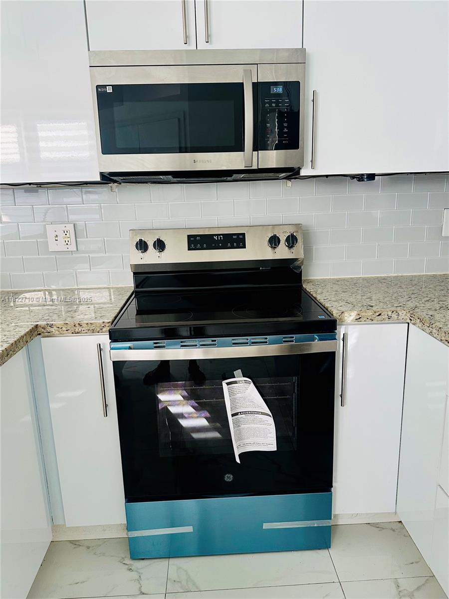 18961 NW 22nd St, Pembroke Pines, Florida image 10
