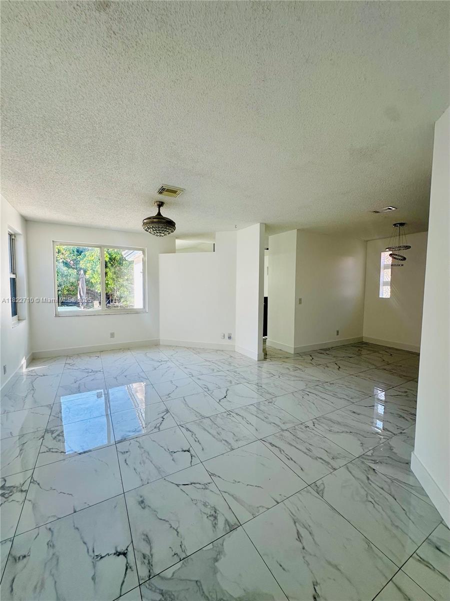 18961 NW 22nd St, Pembroke Pines, Florida image 6