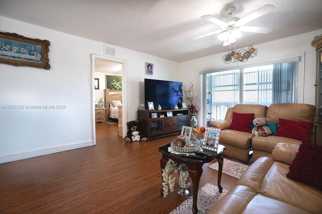 215 SE 3rd Ave #405C, Hallandale Beach, Florida image 5