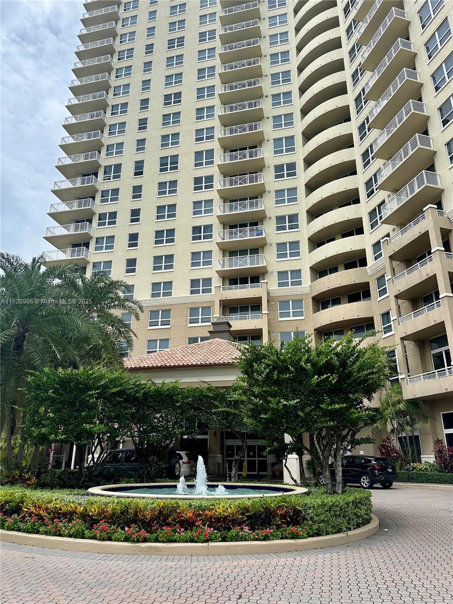 19501 Country Club Dr Unit 914, Aventura, Florida 33180