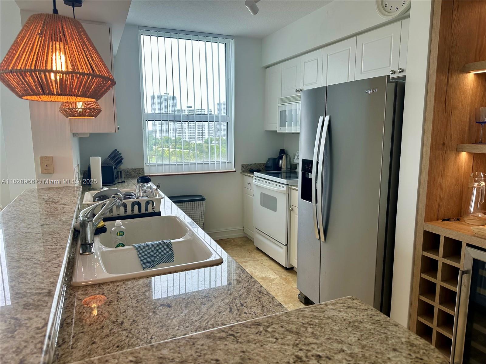 19501 W Country Club Dr #914, Aventura, Florida image 11