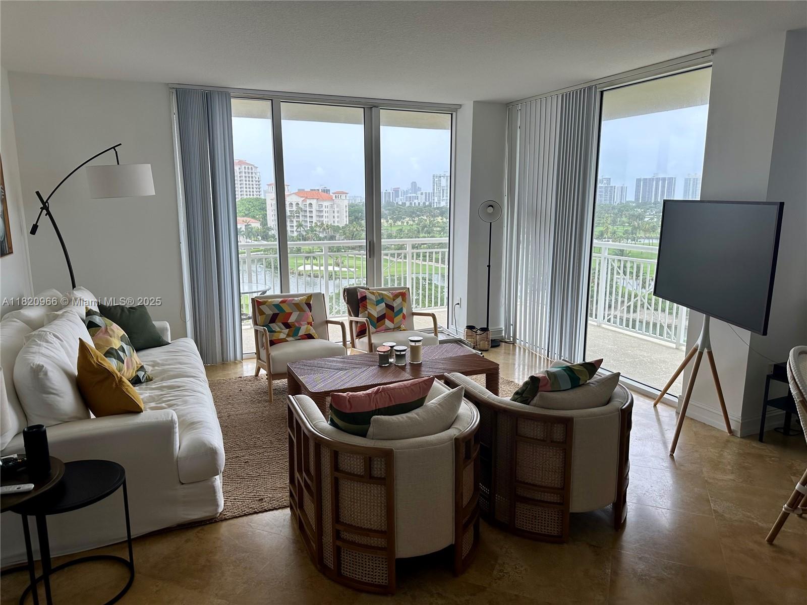 19501 W Country Club Dr #914, Aventura, Florida image 16