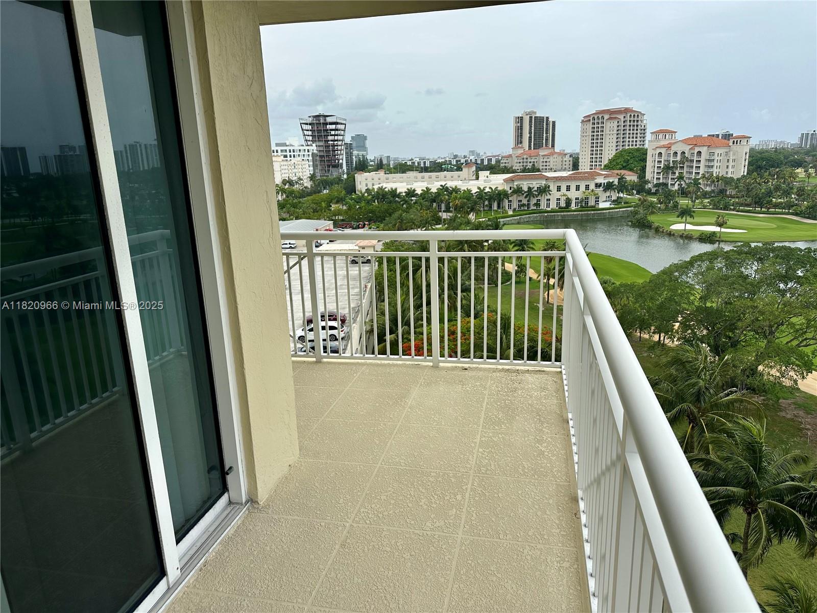 19501 W Country Club Dr #914, Aventura, Florida image 19
