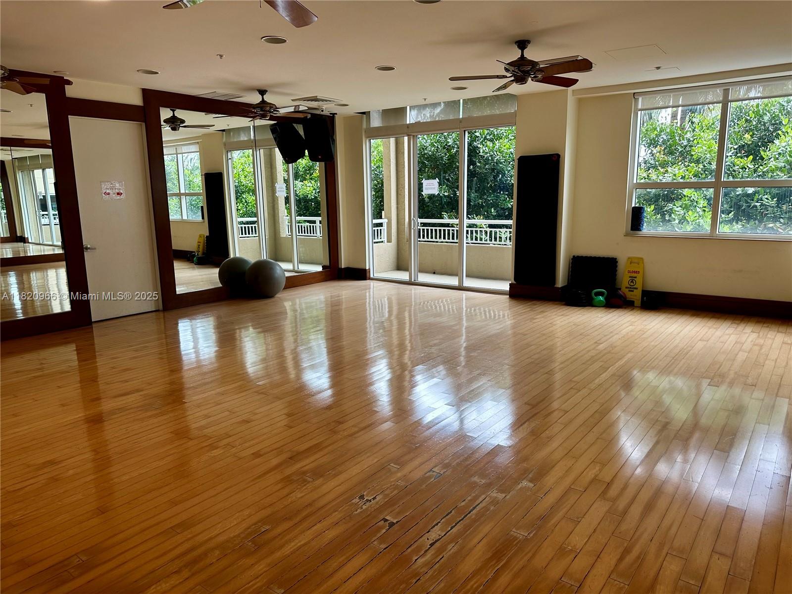 19501 W Country Club Dr #914, Aventura, Florida image 45