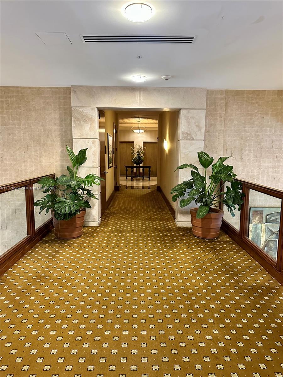 19501 W Country Club Dr #914, Aventura, Florida image 49