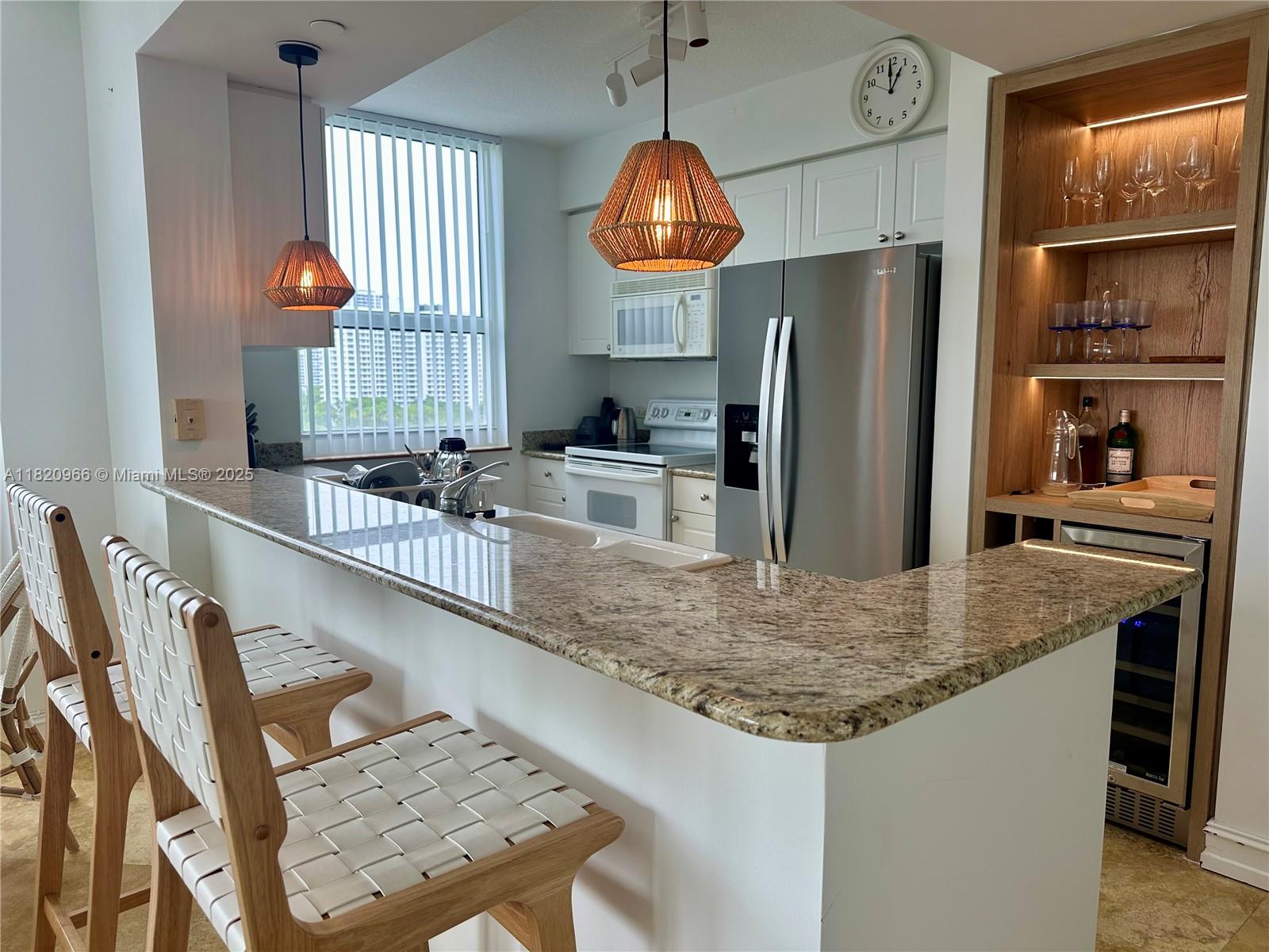 19501 W Country Club Dr #914, Aventura, Florida image 9
