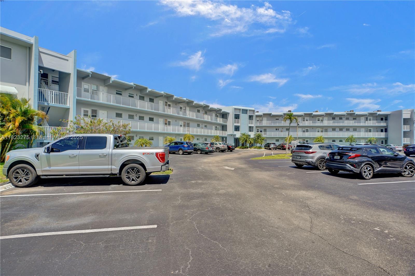 Residential, Hollywood, Florida image 2