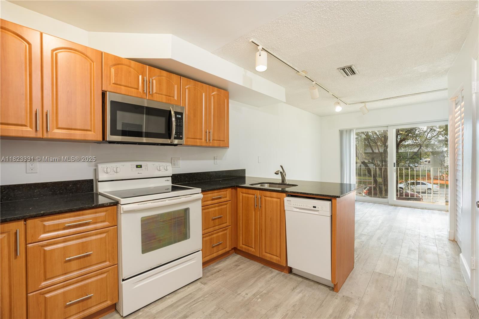 Property photo # 9