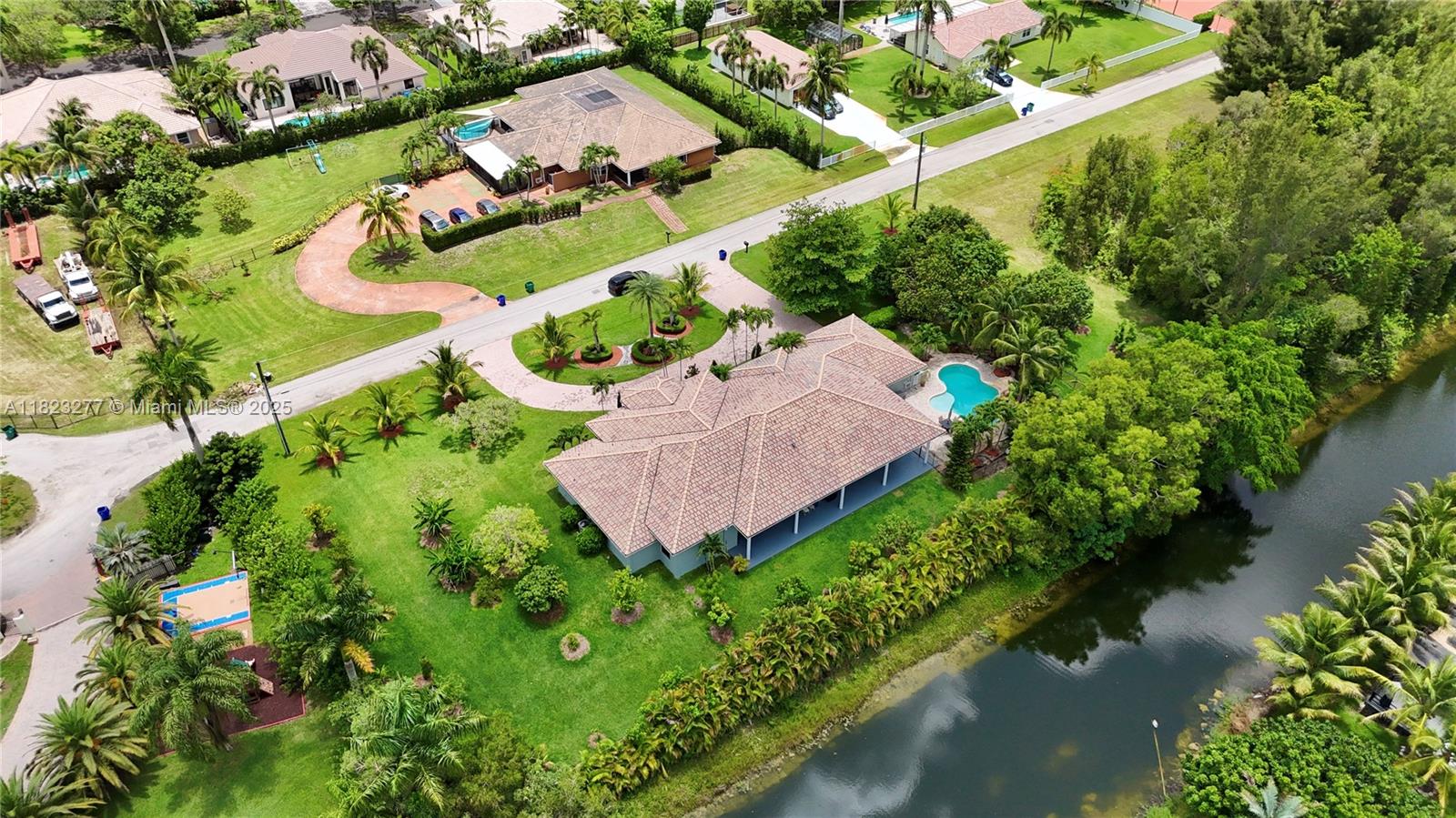 16541 SW 62nd St, Southwest Ranches, Florida image 4