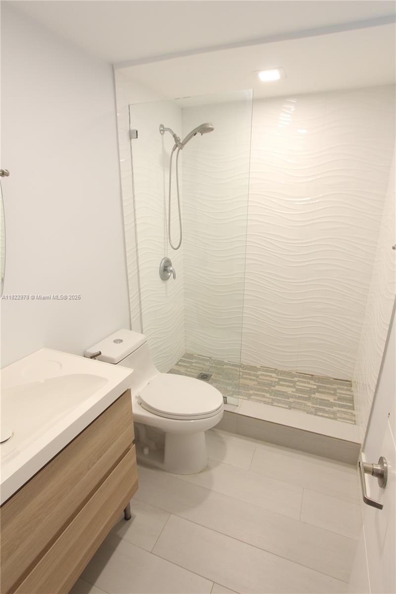 427 Santander Ave #202, Coral Gables, Florida image 12