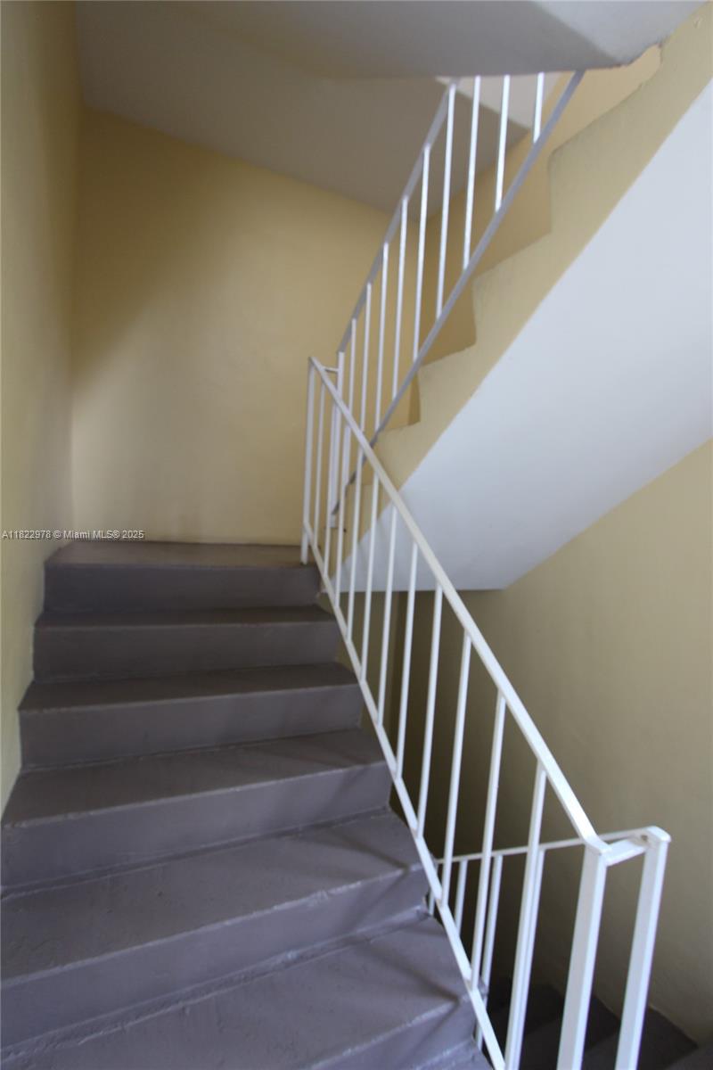 427 Santander Ave #202, Coral Gables, Florida image 13