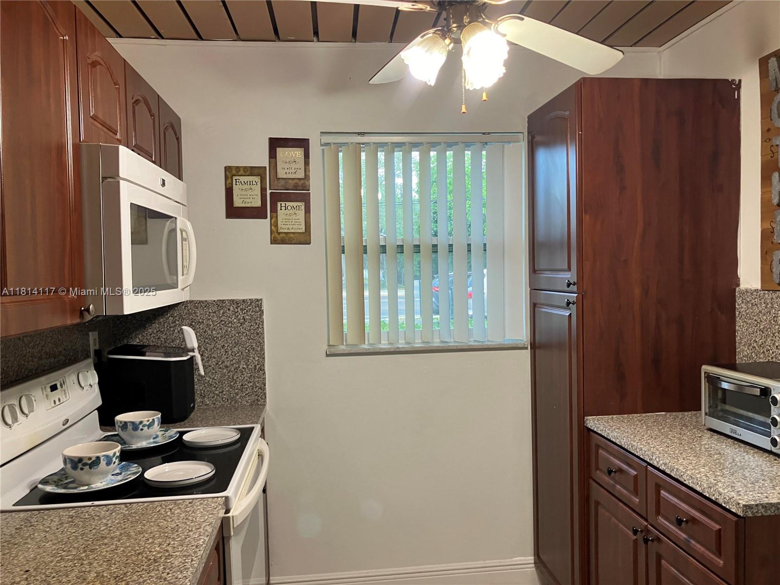 8605 W Sample Rd #101, Coral Springs, Florida image 11