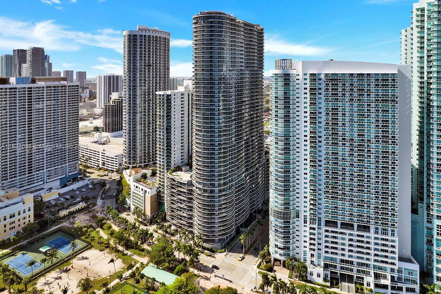 Apartamento à Venda em Miami, FL