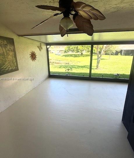 303 NW Lakeside Ct, Sunrise, Florida image 11