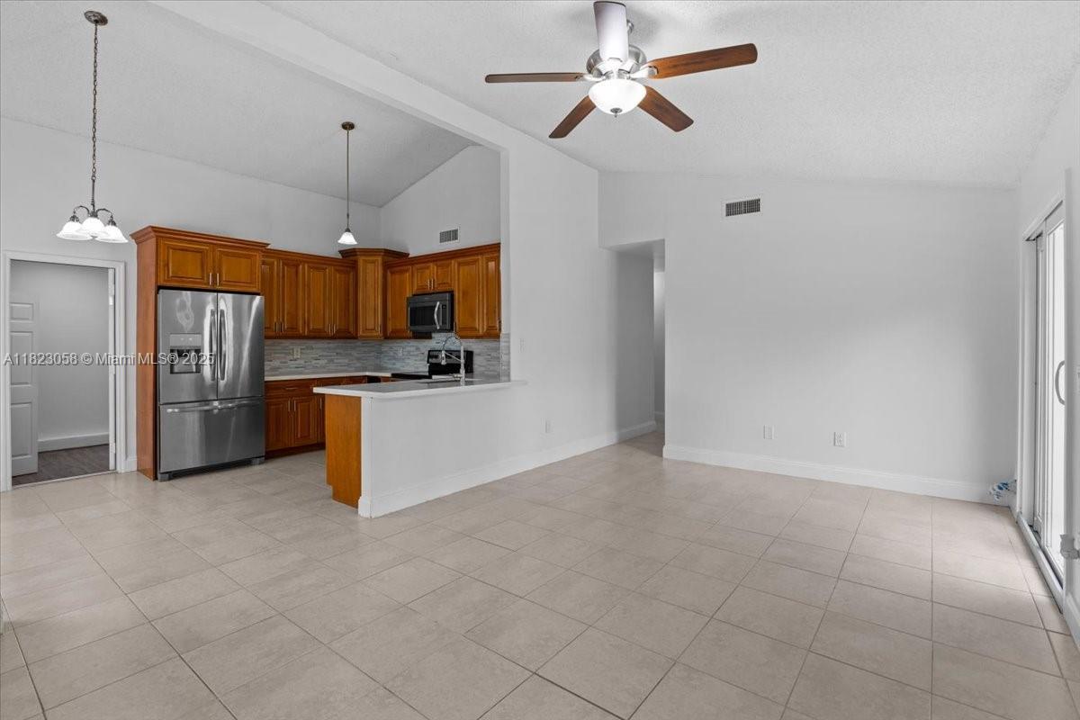 8680 SW 16th St, Pembroke Pines, Florida image 6