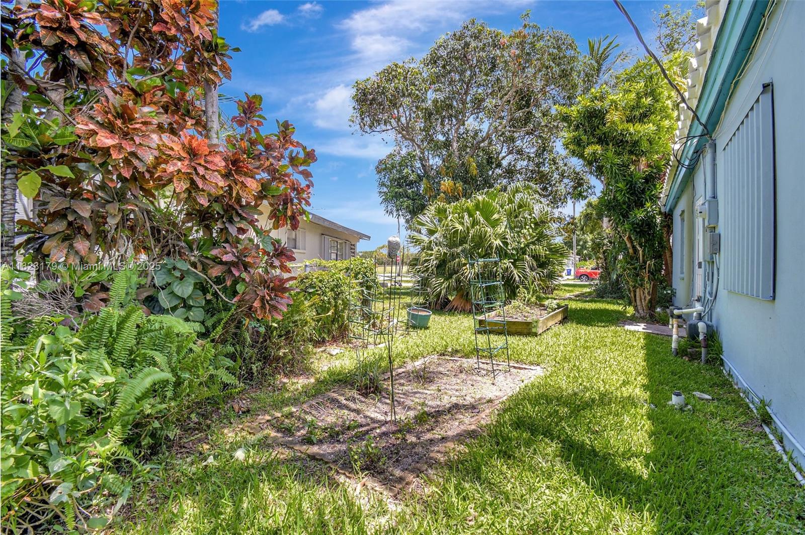 1991 NE 178th St, North Miami Beach, Florida image 34