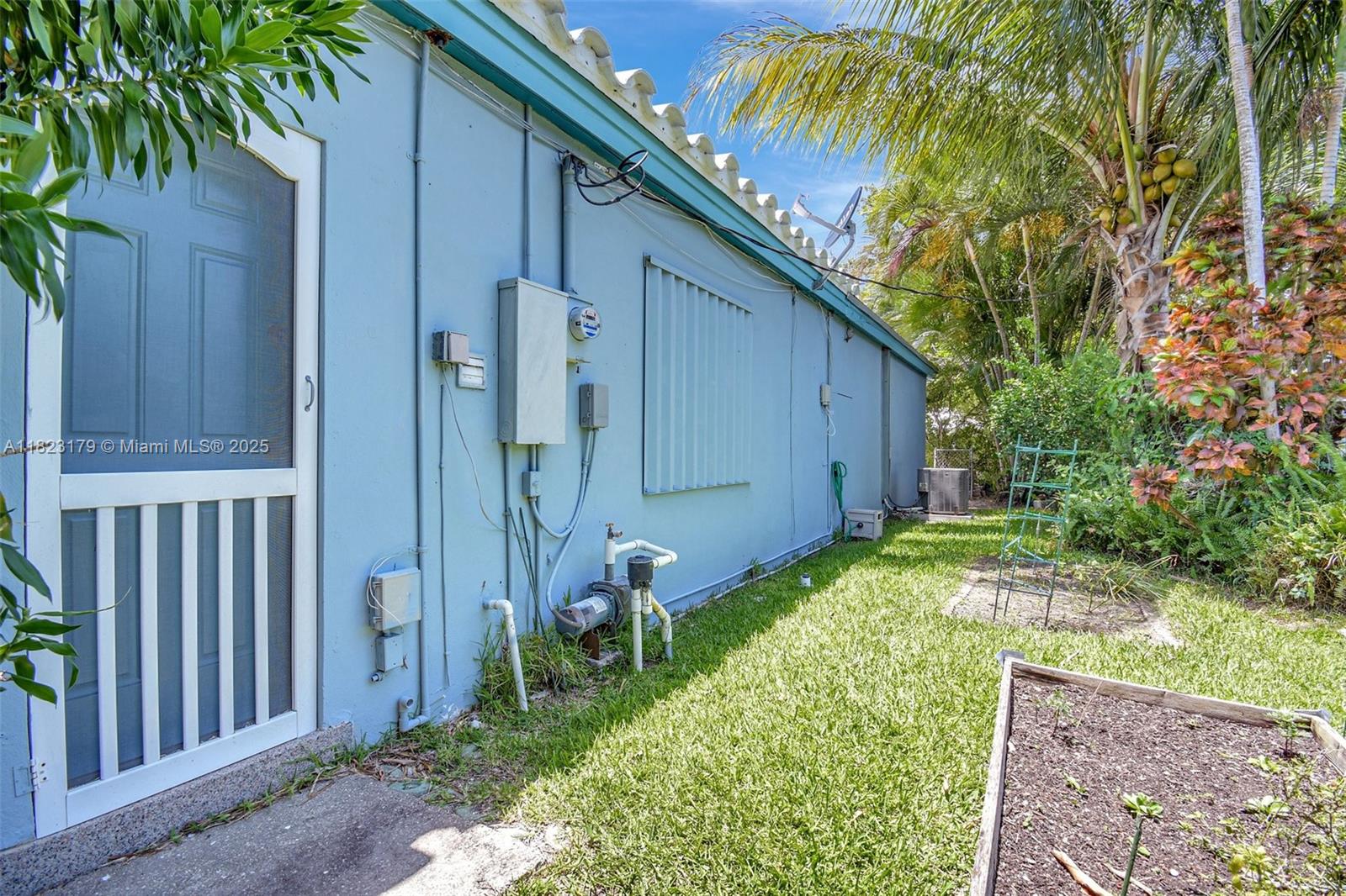 1991 NE 178th St, North Miami Beach, Florida image 35