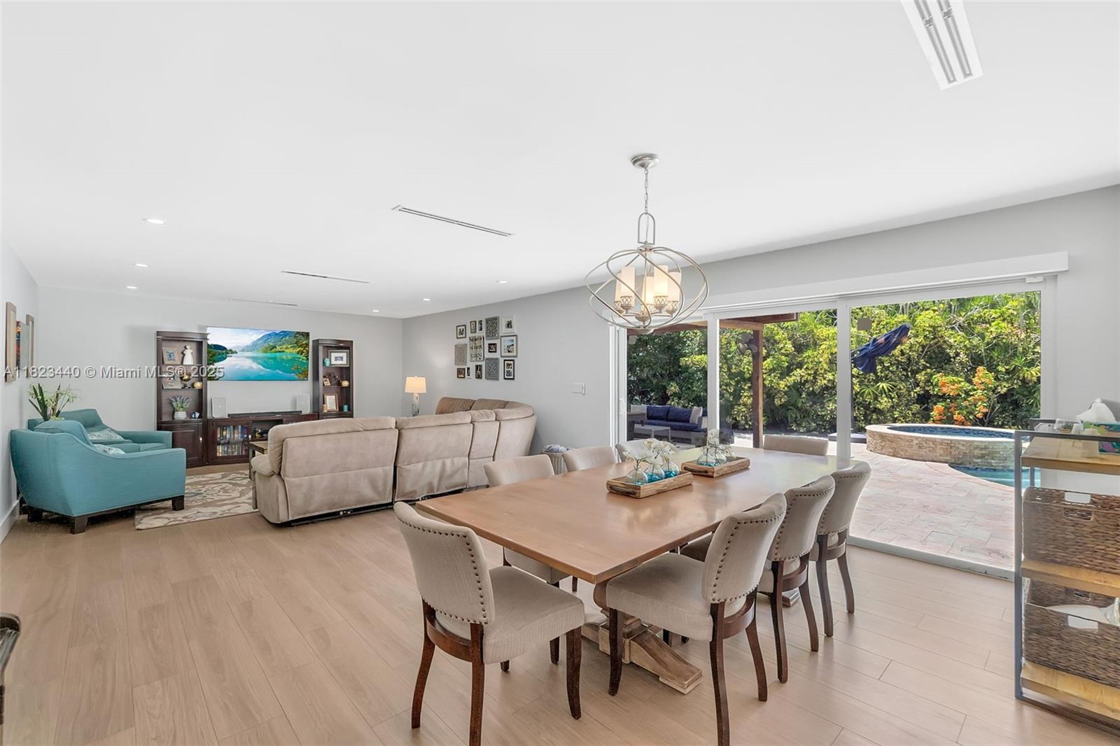 6919 Willow Ln, Miami Lakes, Florida image 8