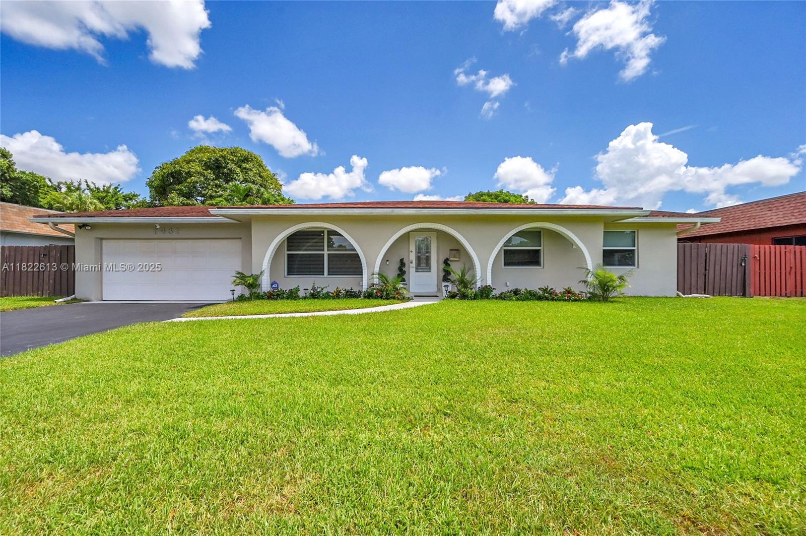 7481 14th St, Plantation, Florida 33313