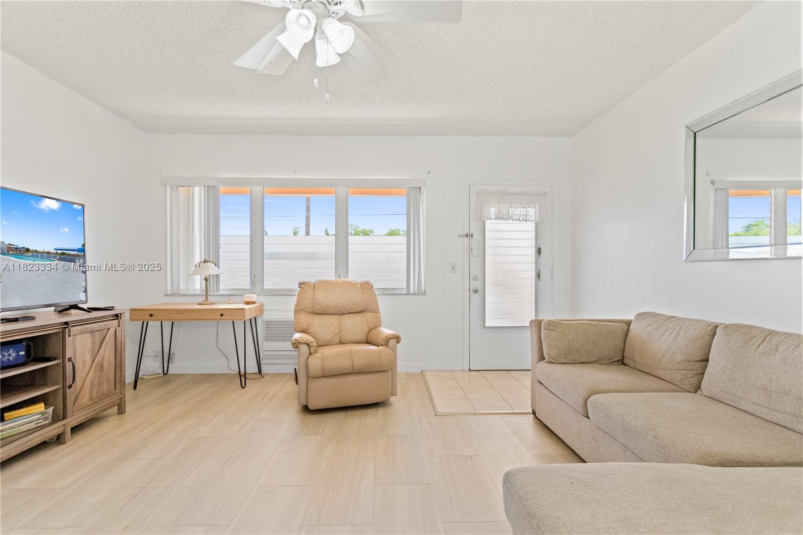 1030 SW 11th St #8M, Hallandale Beach, Florida image 10