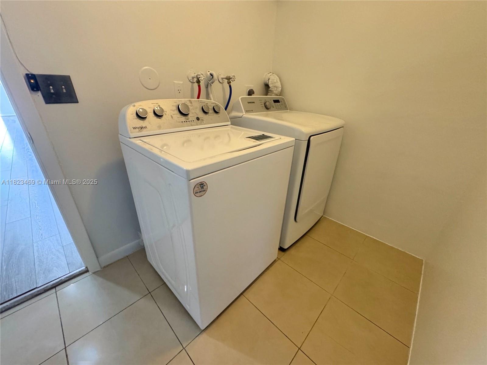 8135 Southgate Blvd, North Lauderdale, Florida image 10