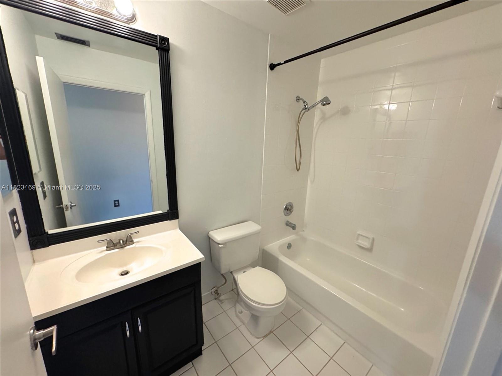 8135 Southgate Blvd, North Lauderdale, Florida image 9