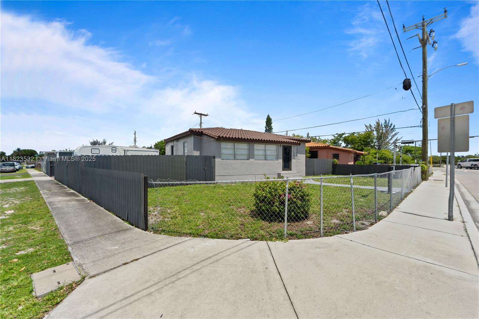 6474 Palm Ave, Hialeah, Florida image 7