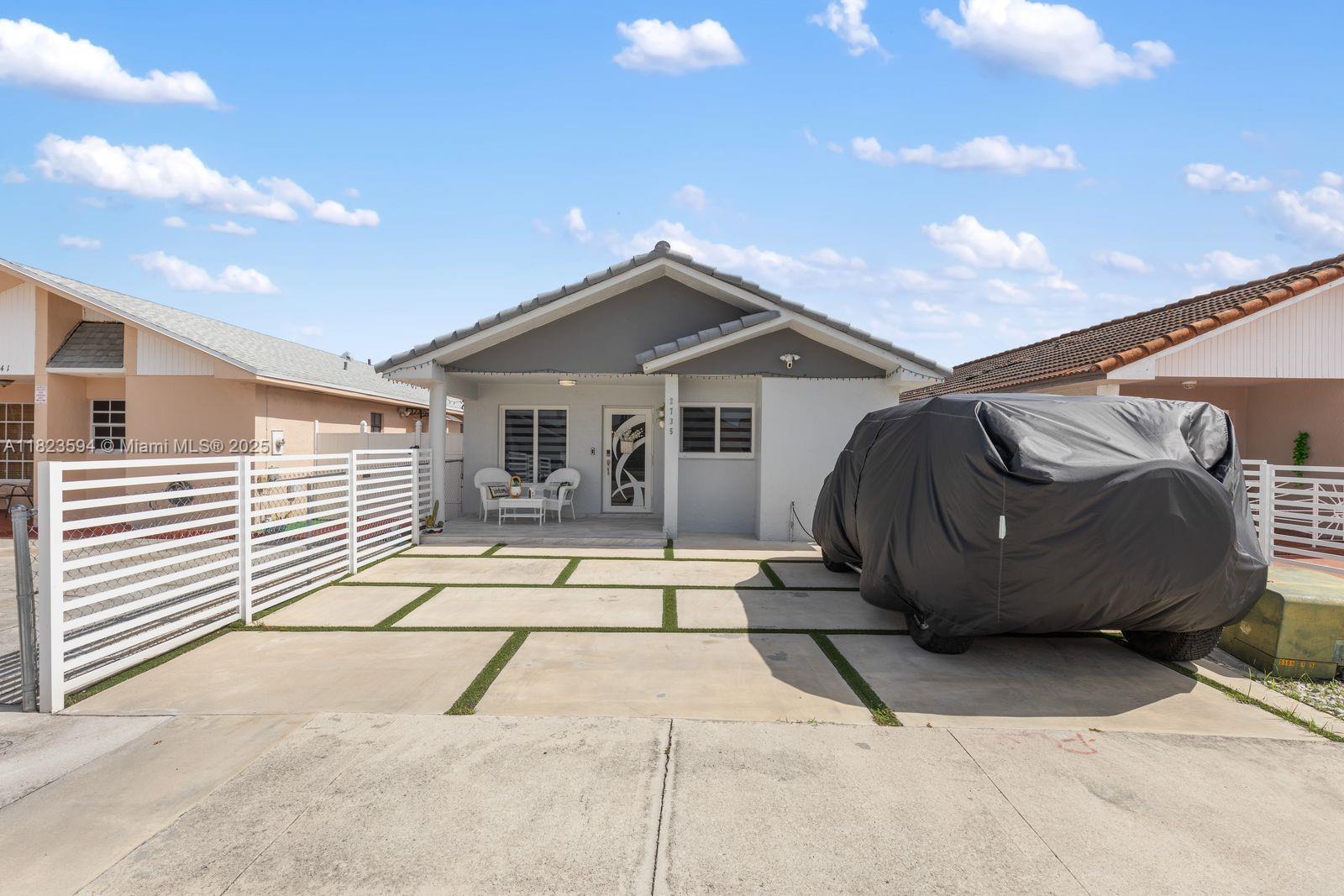 2735 W 74th St, Hialeah, Florida image 3