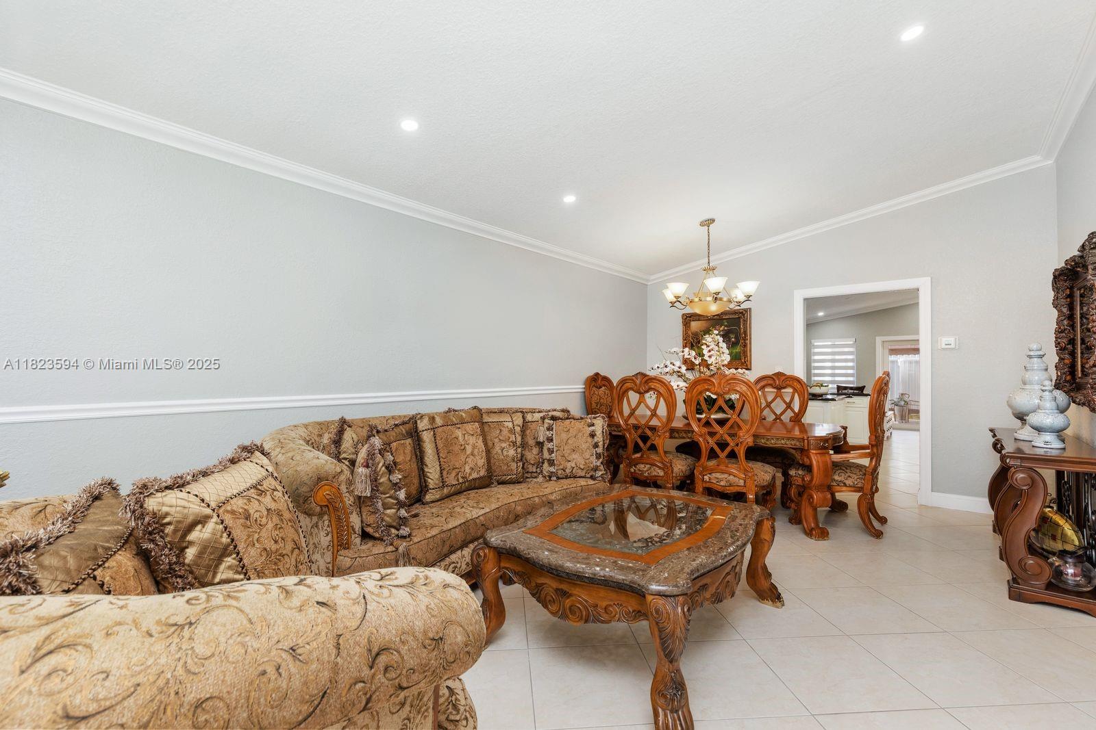 2735 W 74th St, Hialeah, Florida image 8