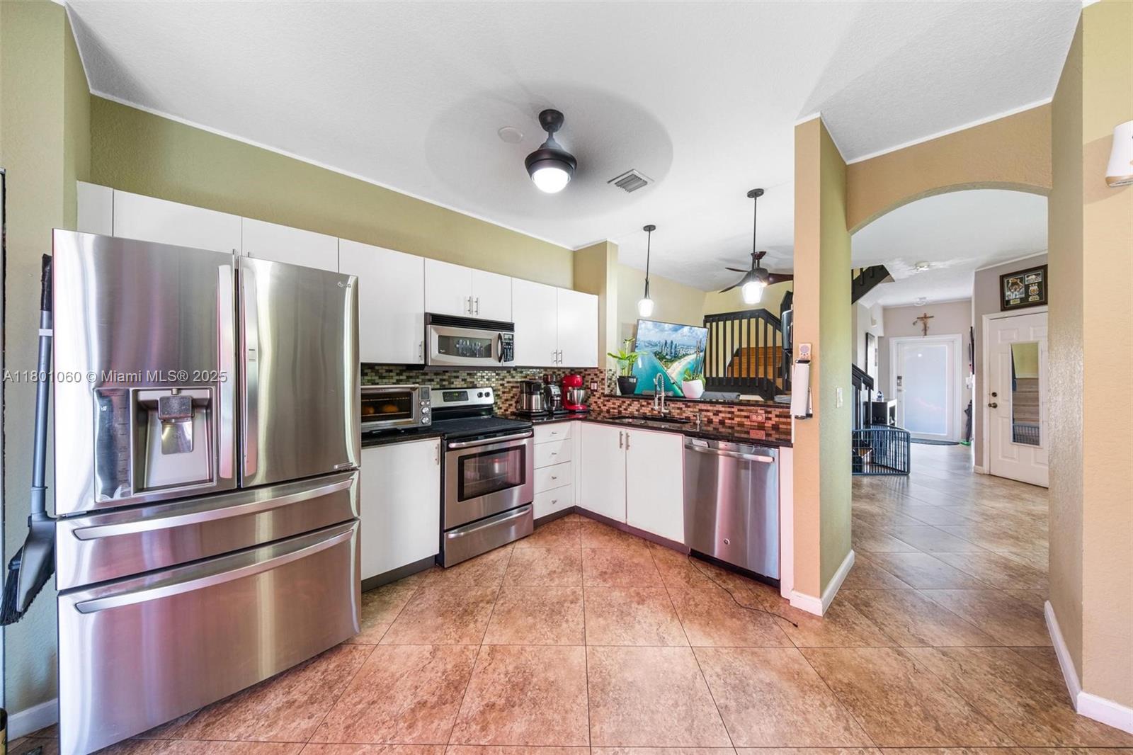 3869 NW 92nd Ave, Sunrise, Florida image 2