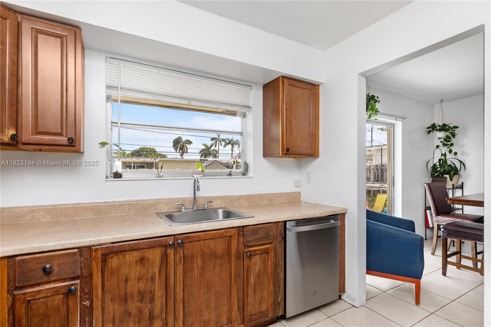 8851 NW 12th St, Pembroke Pines, Florida image 11