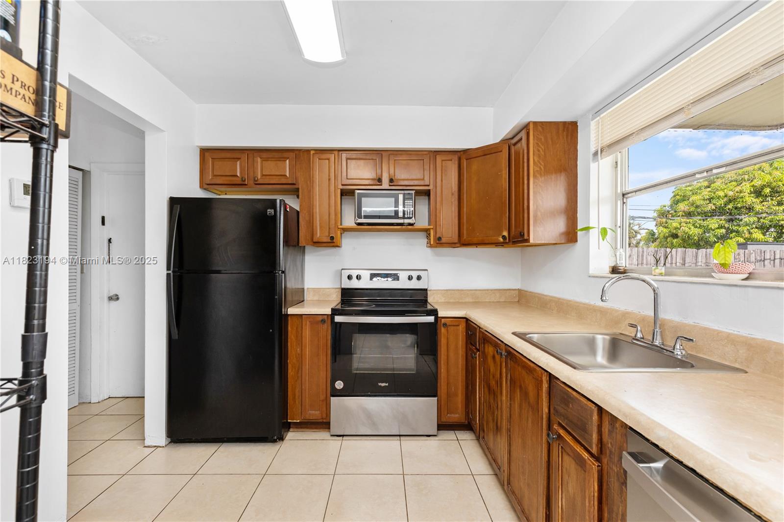8851 NW 12th St, Pembroke Pines, Florida image 4
