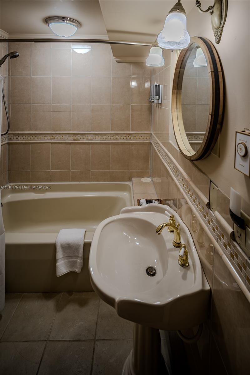 1409 Medina Ave, Coral Gables, Florida image 32