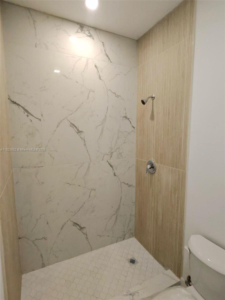 880 SW 1st St #880, Florida City, Florida image 23