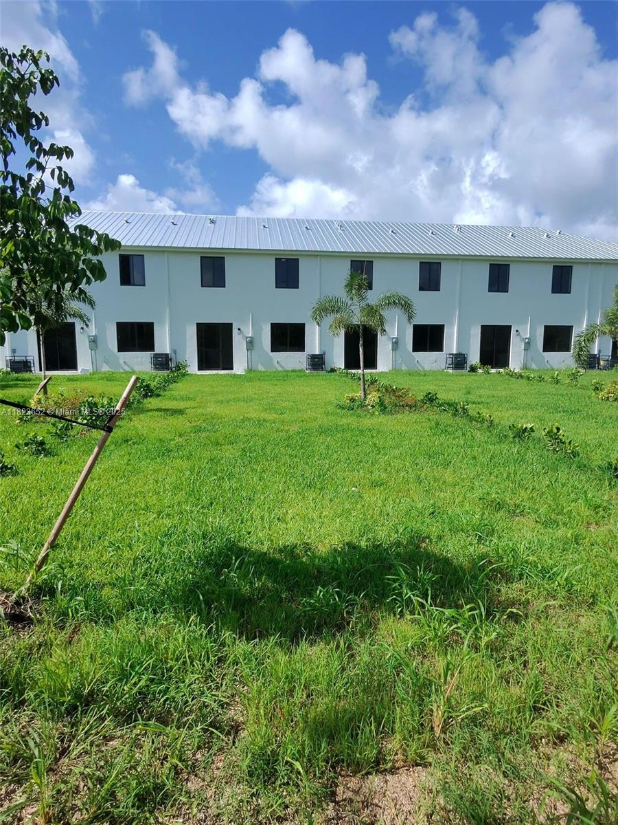 880 SW 1st St #880, Florida City, Florida image 25