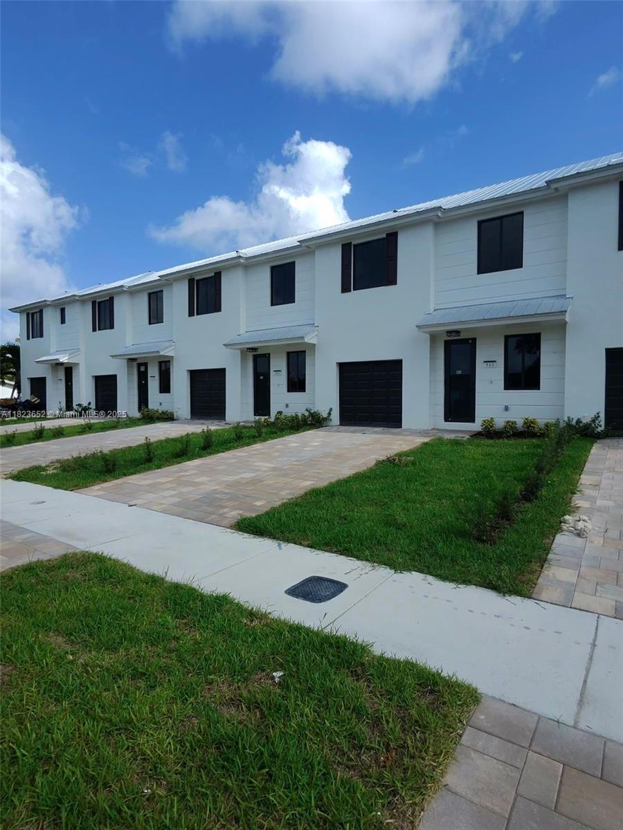 880 SW 1st St #880, Florida City, Florida image 3