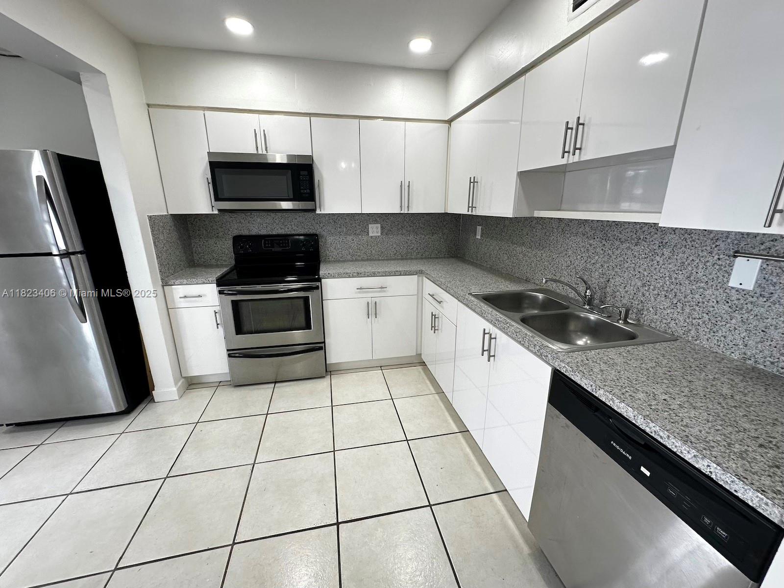 6881 W 16th Dr, Hialeah, Florida image 30