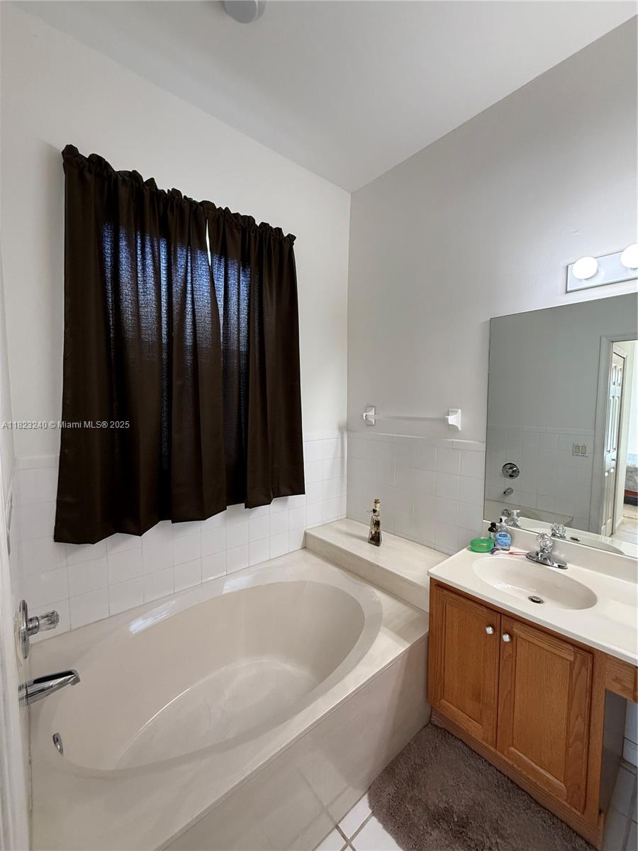 660 SE 23rd Ln, Homestead, Florida image 9