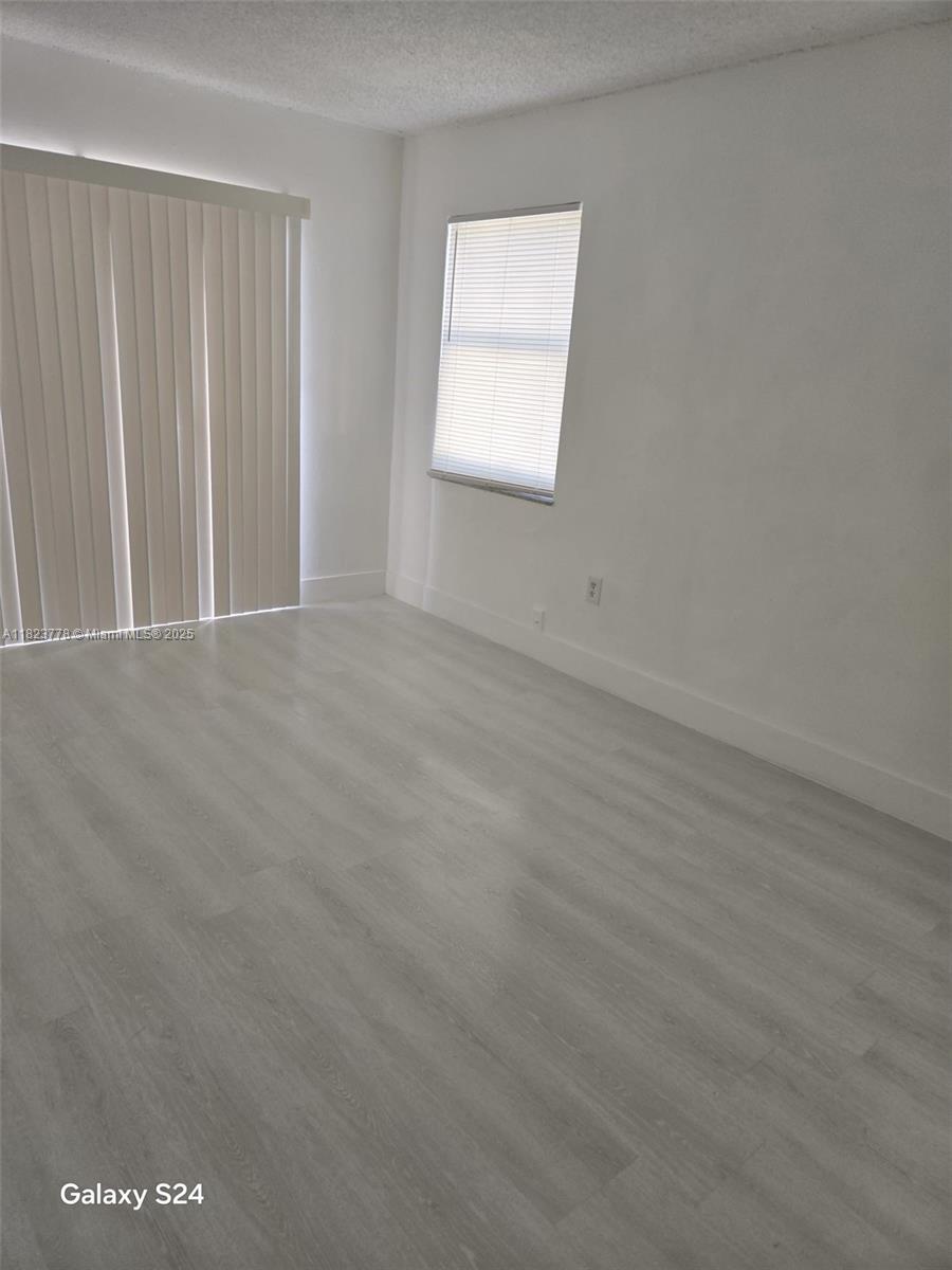 1000 W 28 St #17, Hialeah, Florida image 3