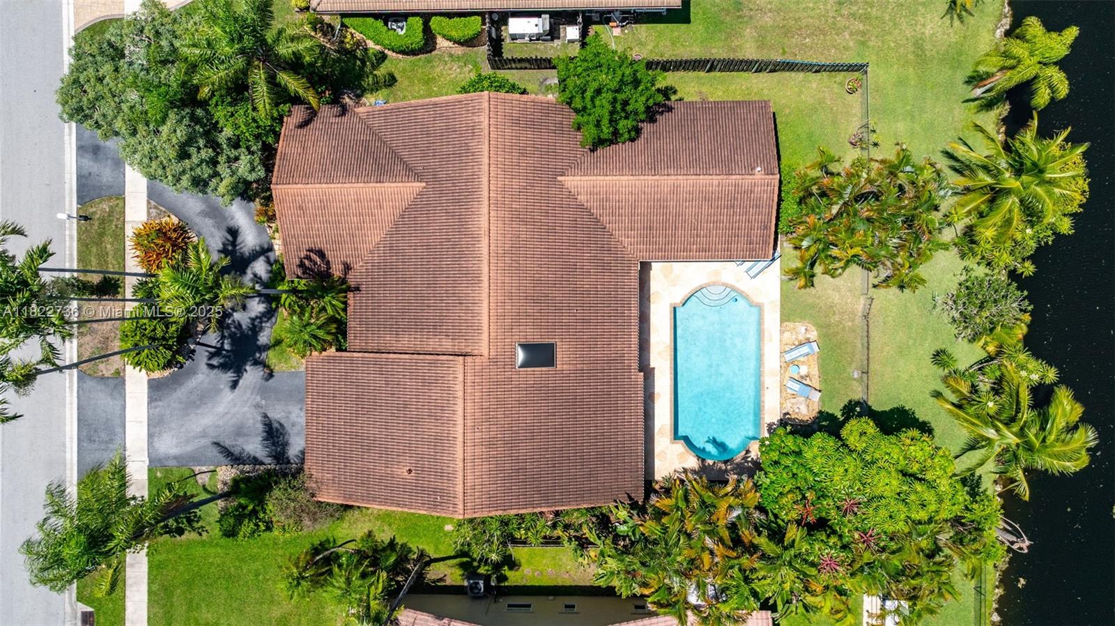1180 NW 100th Way, Plantation, Florida image 4