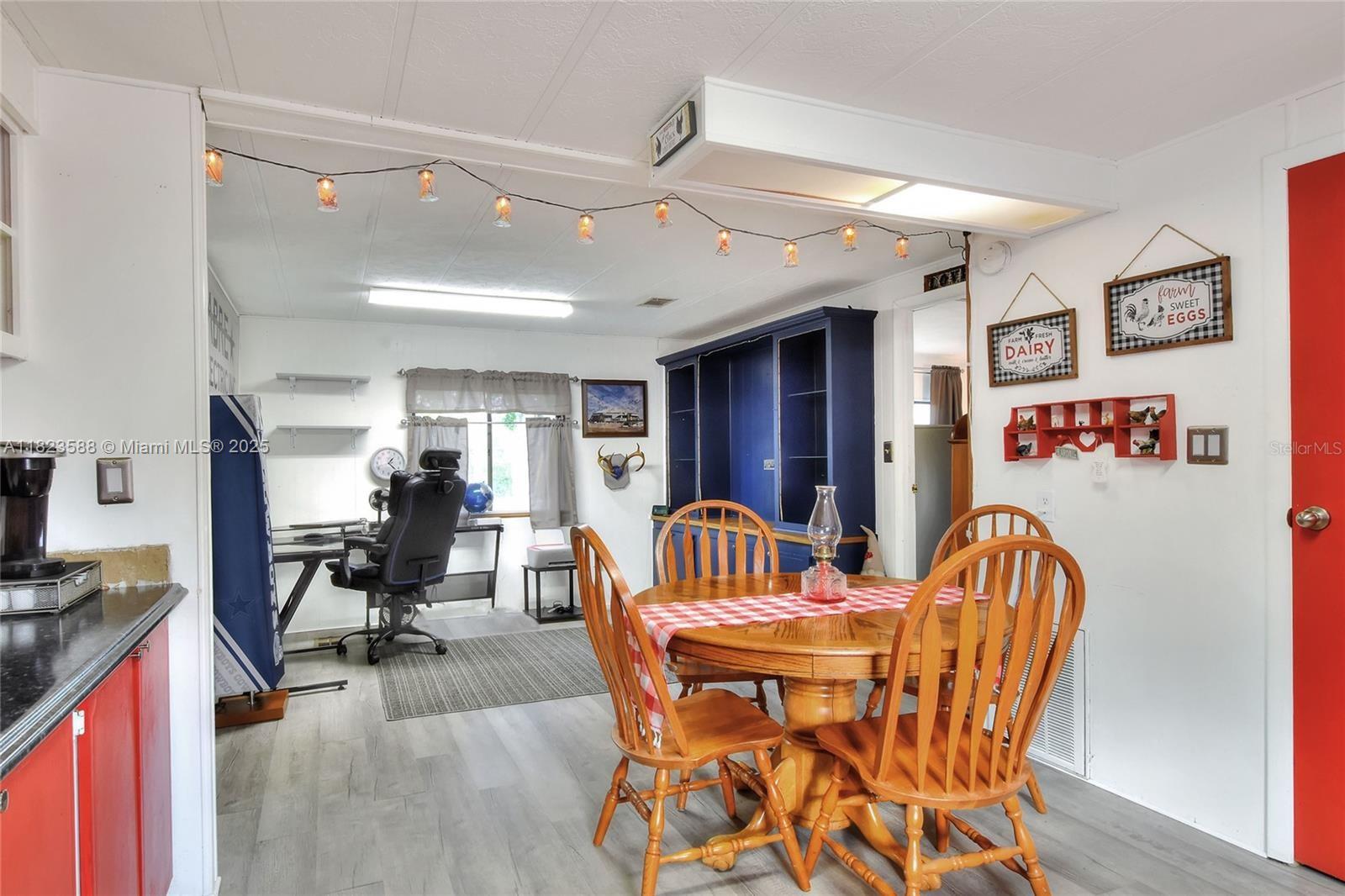 Residential, Sebring, Florida image 9