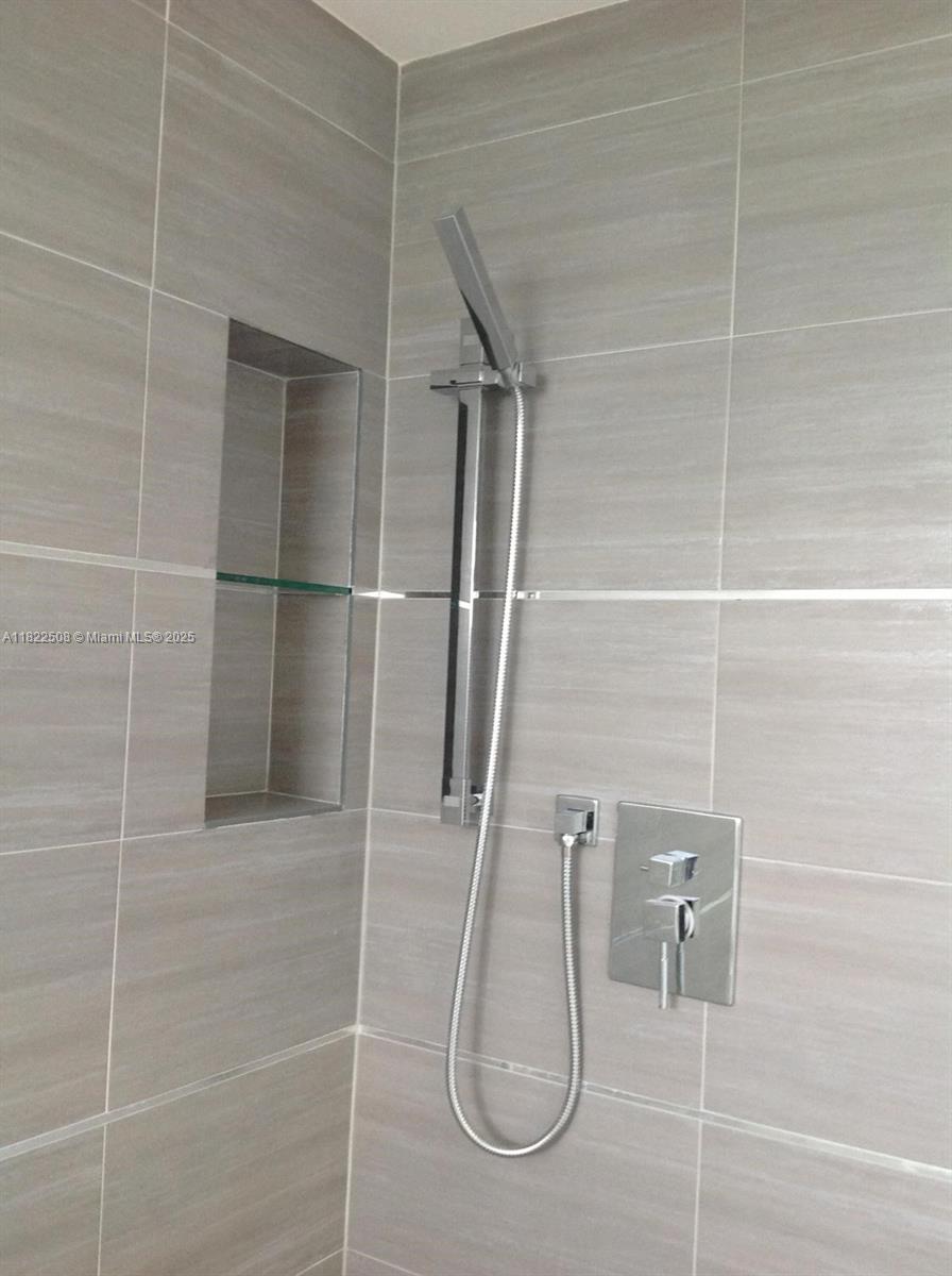 Residential, Doral, Florida image 28