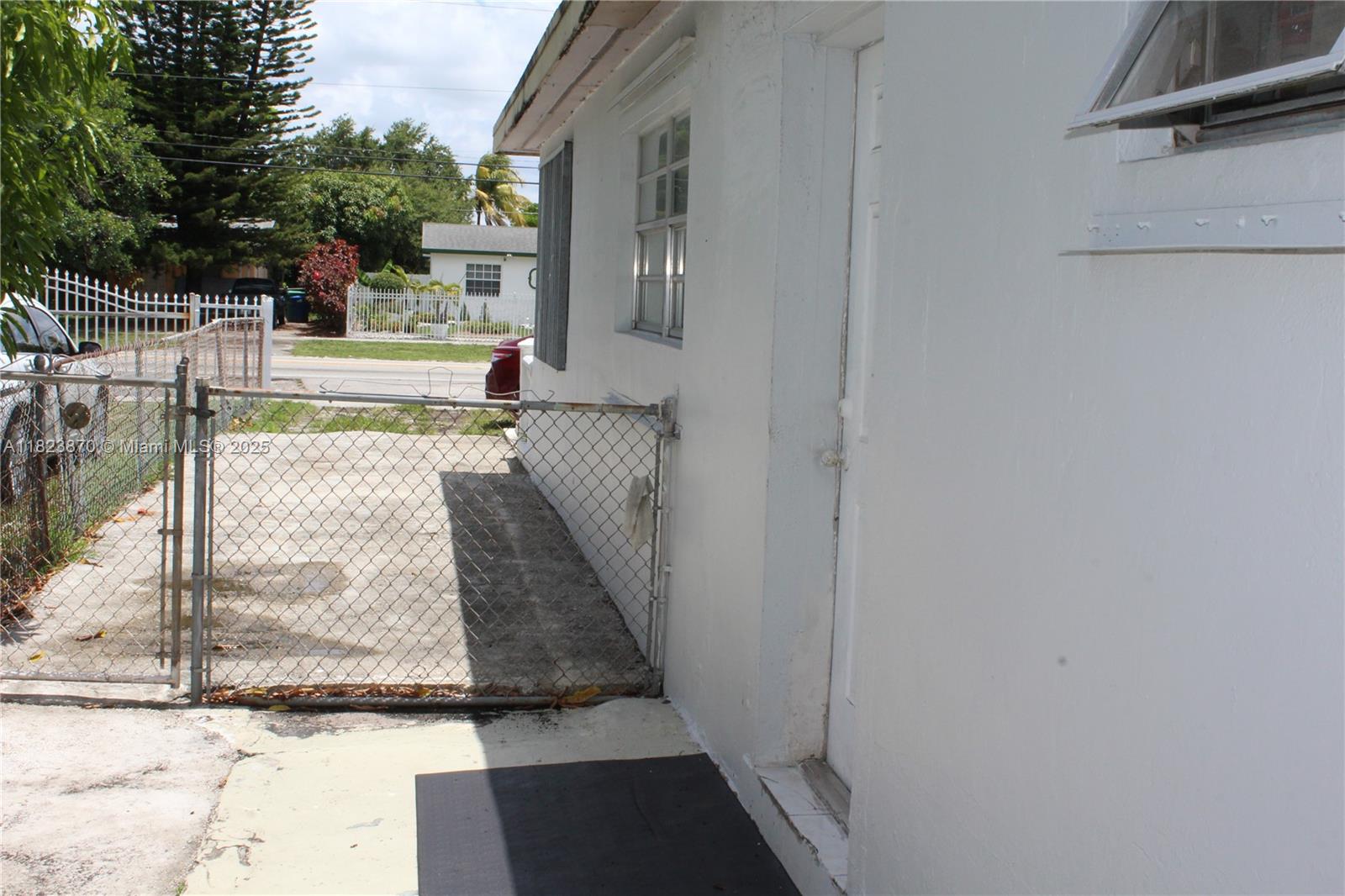 5661 SW 41st St, West Park, Florida image 3