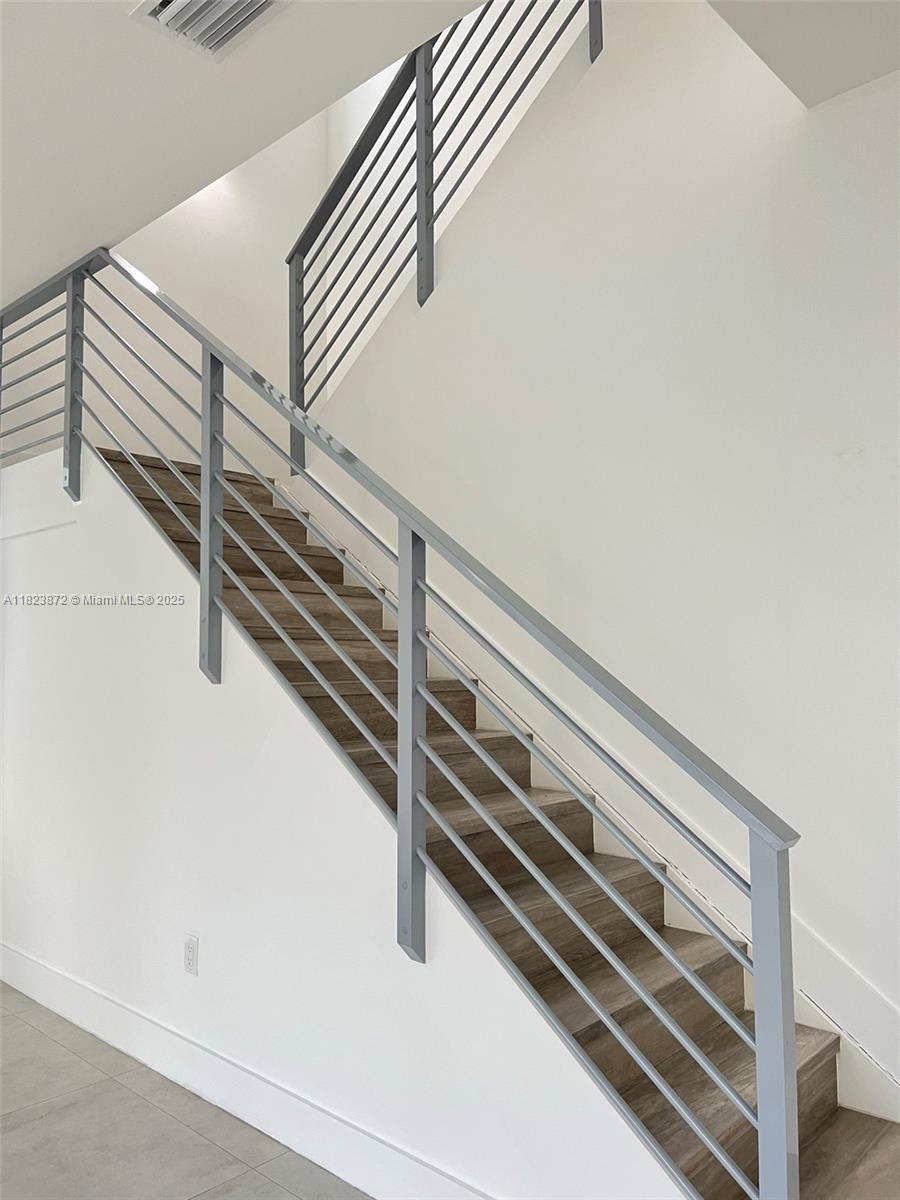 Residential, Doral, Florida image 17